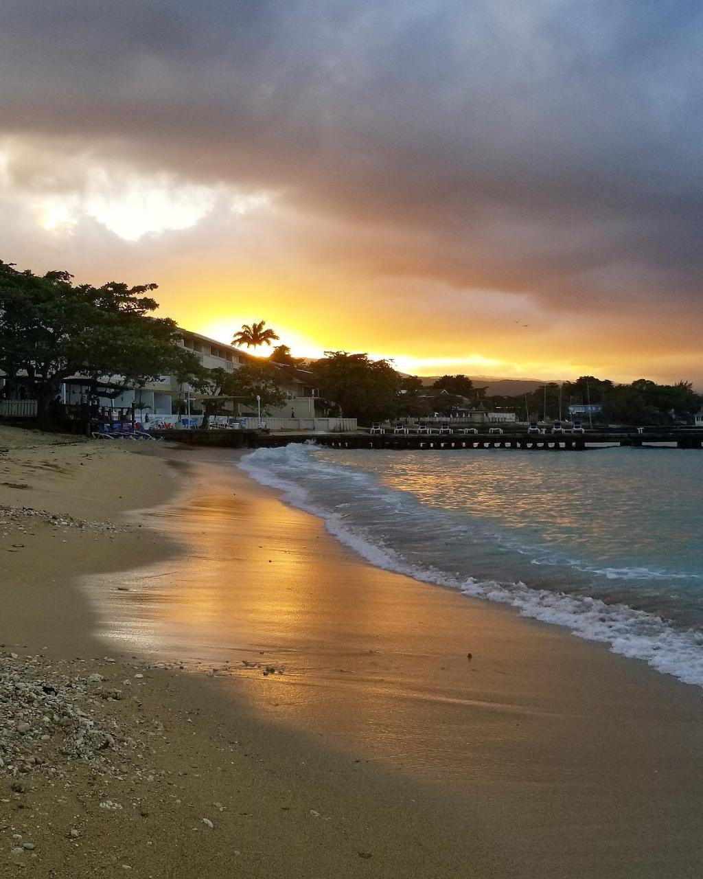 Kaz Kreol Beach Hotel Ocho Rios Eksteriør billede